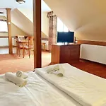 Fonix Wellness *** 1 A Epulet Heviz
