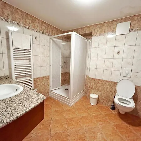 Bed & Breakfast Fonix Wellness *** 1 A Epulet Hévíz