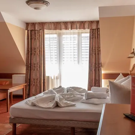 Fonix Wellness *** 1 A Epulet Bed & Breakfast Hévíz