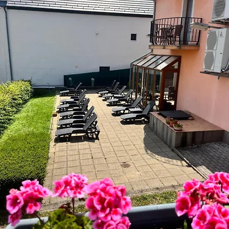 Fonix Wellness *** 1 A Epulet 住宿加早餐酒店